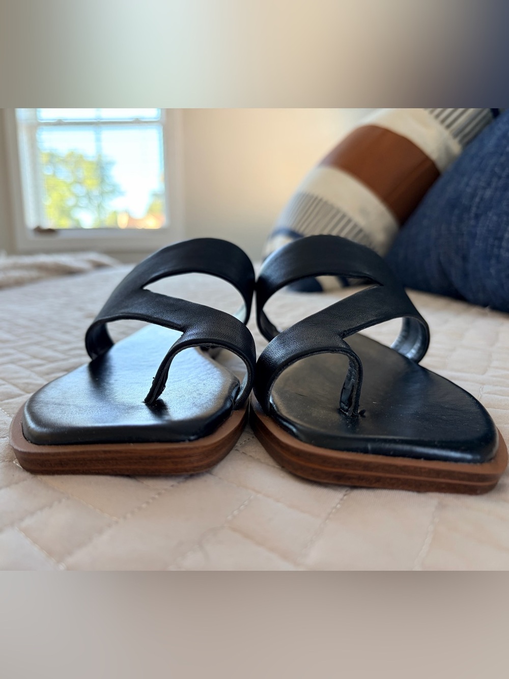Franco Sarto Black Leather Slide Sandals with V-Strap - Picture 2 of 5
